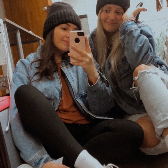 Victoria Disalvo - Poshmark Profile Picture of Victoria Disalvo (@v_disalvo) on Poshmark