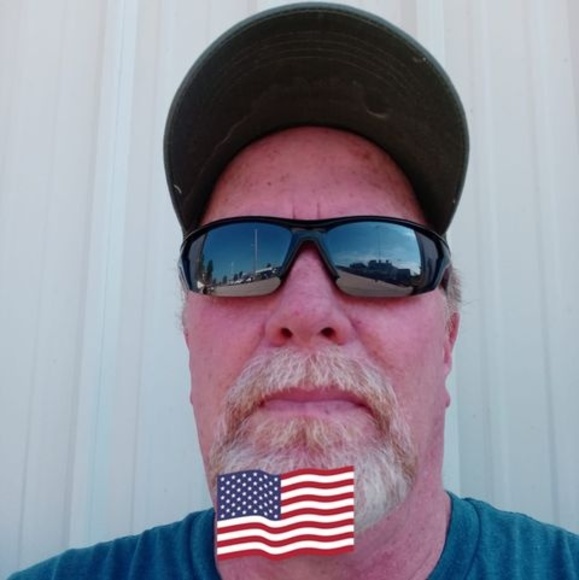 Profile Picture of Dan Apted (@dapted69) on Poshmark