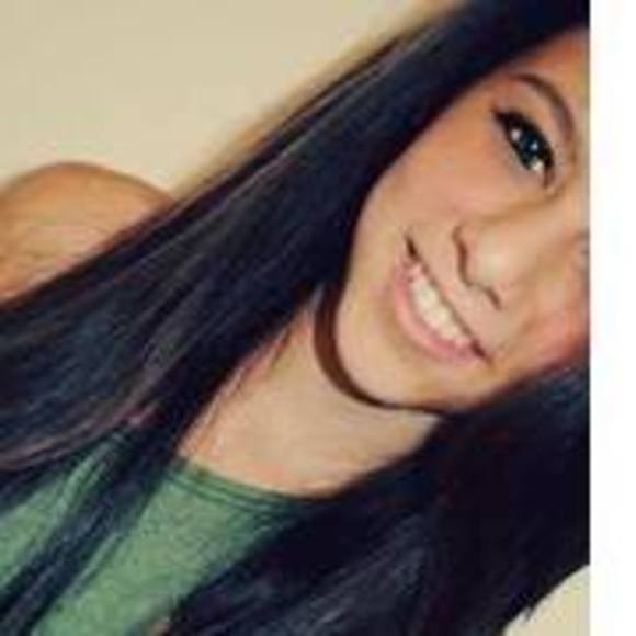 Profile Picture of Lili Baebae (@beauty413) on Poshmark