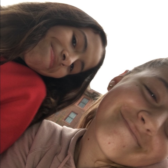 Profile Picture of Yasmine Abdelkarim (@yabdelkarim) on Poshmark