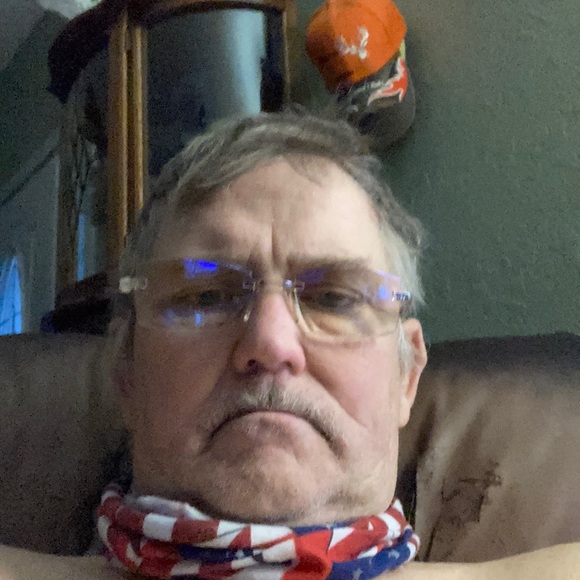 Profile Picture of David Downs (@daviddowns4203) on Poshmark