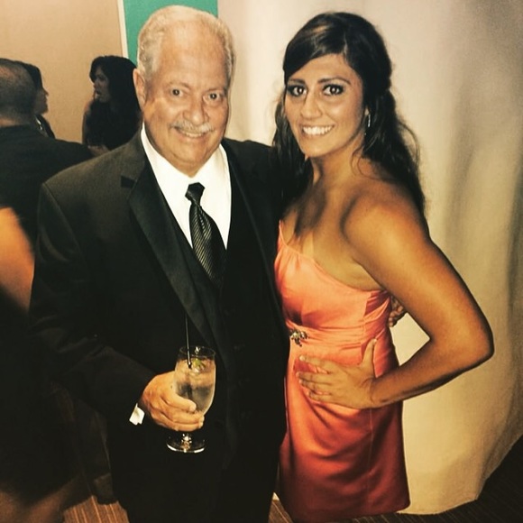 Profile Picture of Amanda Macchione (@amandajmash) on Poshmark