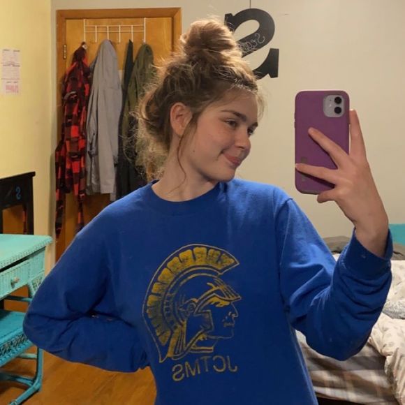 Profile Picture of Seanna Settles (@seanna_settles) on Poshmark
