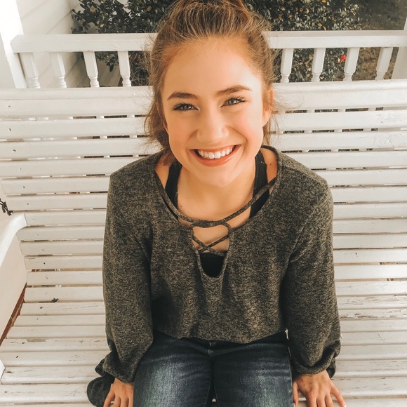 Profile Picture of Hope Mclelland (@hopemclelland) on Poshmark
