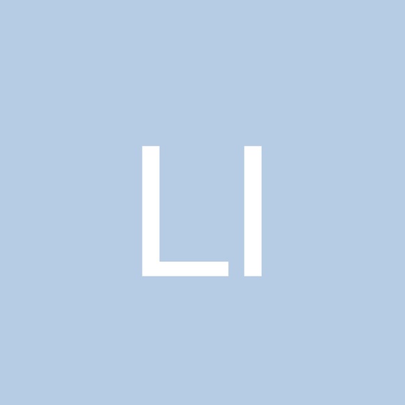 Profile Picture of Lisa Iblings (@l_iblings) on Poshmark