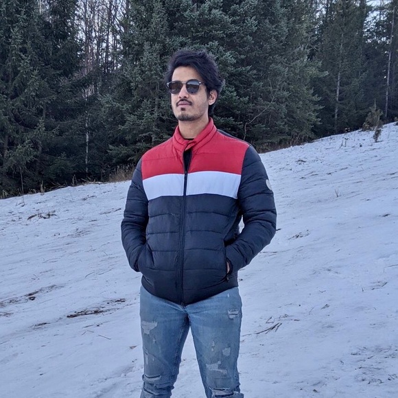 Profile Picture of Aejaz Taylor (@aejaztaylor) on Poshmark