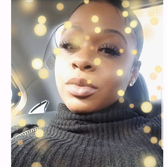 Profile Picture of Adriana Stevenson (@goddessdri) on Poshmark