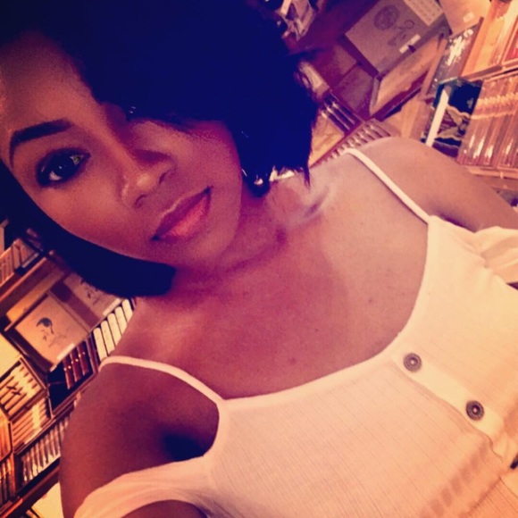 Profile Picture of Tiara Mcgee (@titimcgee) on Poshmark