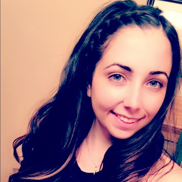 Morgan Keany - Poshmark Profile Picture of Morgan Keany (@morgankeany95) on Poshmark