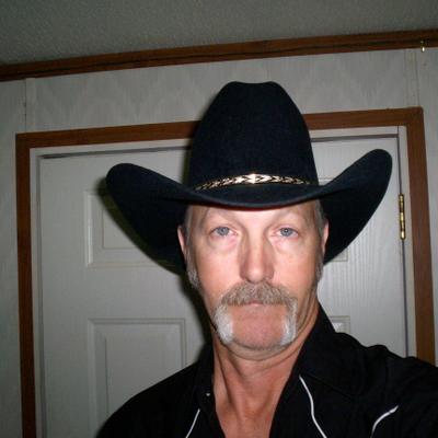 Profile Picture of Dave Logsdon (@purecountry113) on Twitter