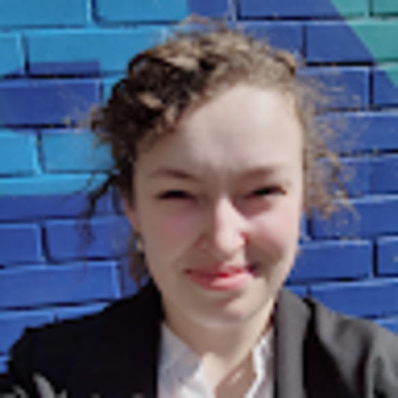Profile Picture of Elizabeth Conrad (@ecnrad) on Poshmark