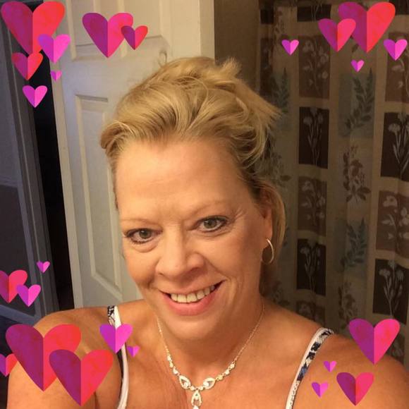 Profile Picture of Gina Anderson ehrmantrout (@ginaehr) on Poshmark