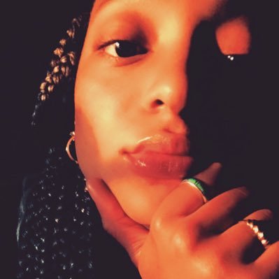 Profile Picture of Sharnell Thomas (@ThomasSharnell) on Twitter