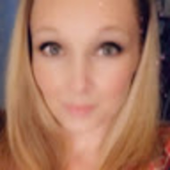 Profile Picture of Misty Summers (@mistysummers966) on Poshmark