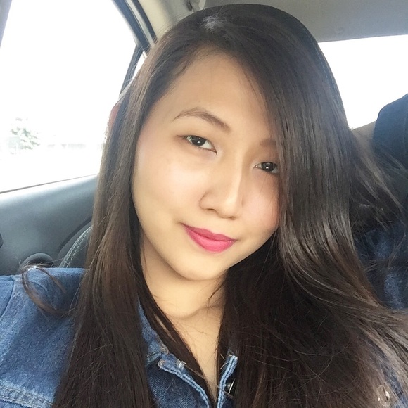 Profile Picture of Eileen Andrews (@eileen_andrews) on Poshmark