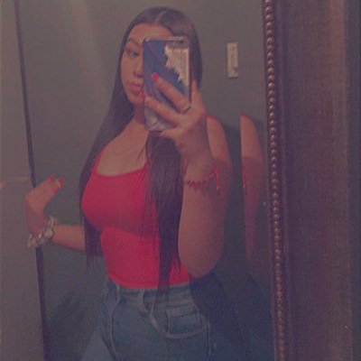 Profile Picture of Leah Ayala Lyons (@ayala_lyons) on Twitter