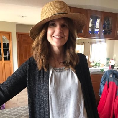 Profile Picture of Beth Bergstrom (@Beth_Berg) on Twitter