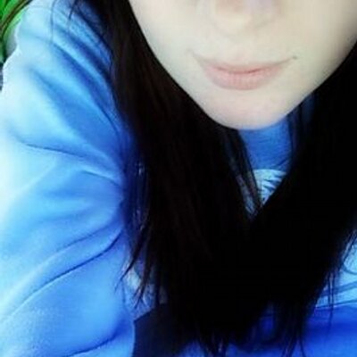 Profile Picture of Chloe Stuart (@iiwantyouunow) on Twitter