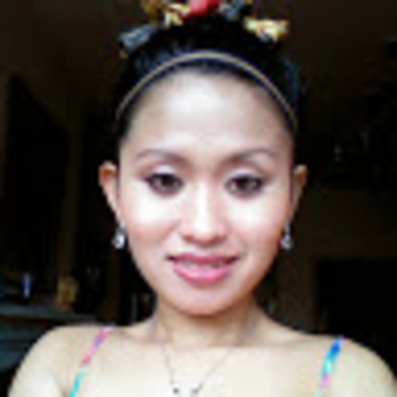 Profile Picture of Yolanda Boyken (@rubysun29) on Poshmark