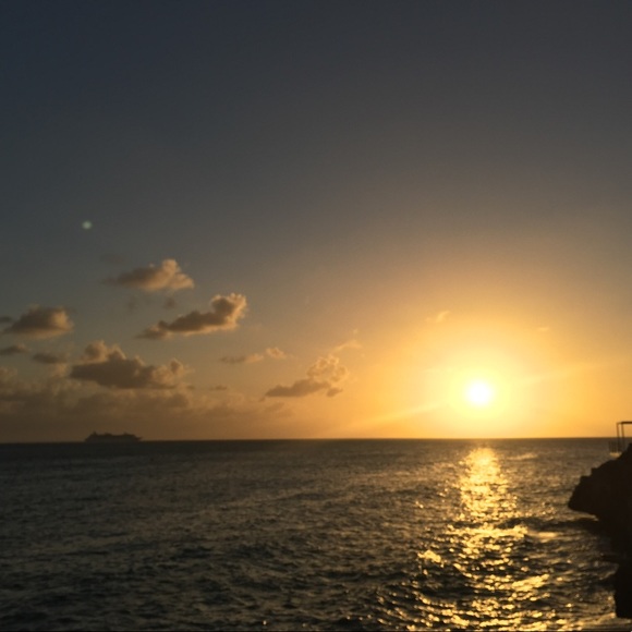 Profile Picture of Denise Pezzulo (@denise_lynn_813) on Poshmark