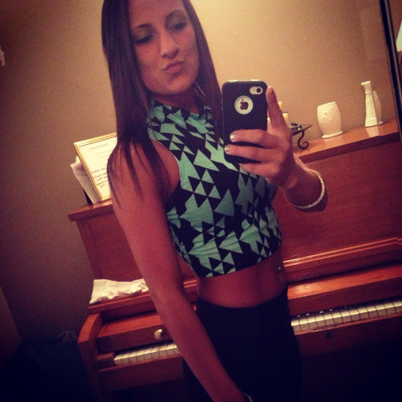 Profile Picture of Samantha Riehm (@riehms) on Poshmark