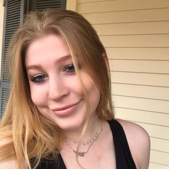 Profile Picture of Nathalie Assor (@nathalieassor) on Poshmark