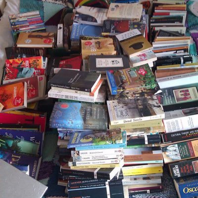 Profile Picture of Jennifer Edgecombe (@jenniedgecombe) on Twitter