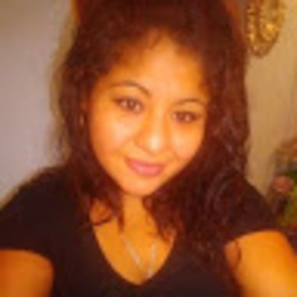 Profile Picture of Luz Barrientos (@luzbarrientos) on Poshmark