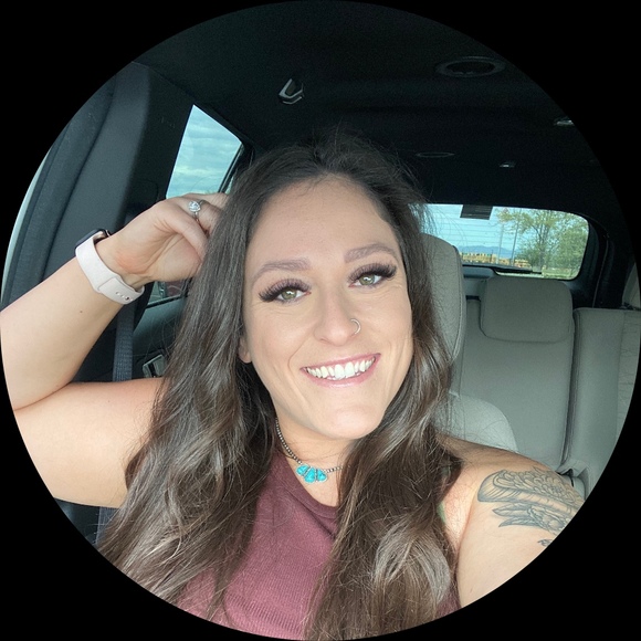Profile Picture of Jessie Fleischmann (@jessiej_27) on Poshmark