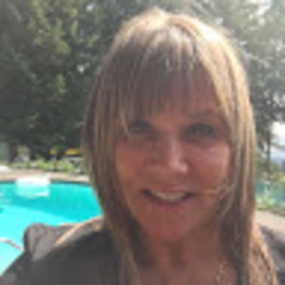 Profile Picture of Dar Clemente (@dar_clemente) on Poshmark