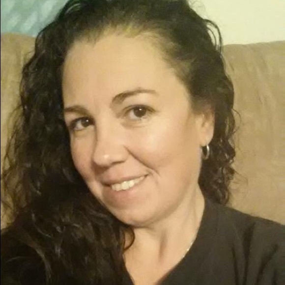 Shawna Snyder - Poshmark Profile Picture of Shawna Snyder (@pennypincher_4u) on Poshmark