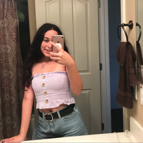 Profile Picture of Bianca Carolina (@biancacarolinaa) on Poshmark