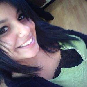 Profile Photo of Eva Cabrera (@browneyeslookingatyou) on Myspace