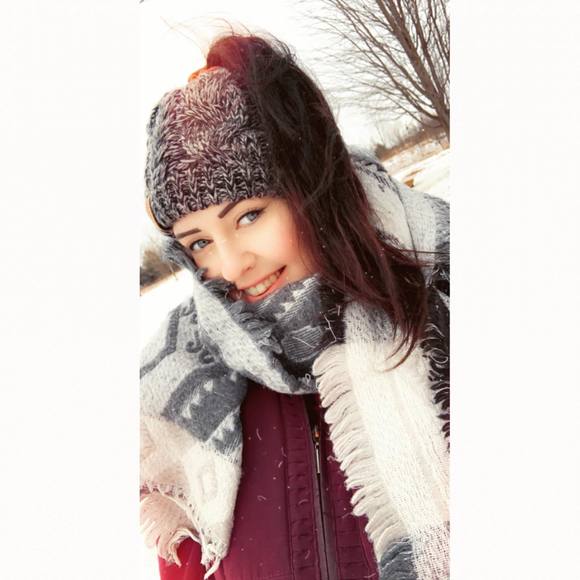 Callie Pasick - Poshmark Profile Picture of Callie Pasick (@calliepasick) on Poshmark