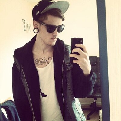 Profile Picture of Craig Albuquerque (@MickeyBBlack) on Twitter