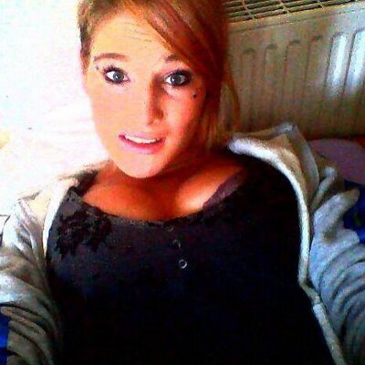 Profile Picture of Simone Savageon Twitter