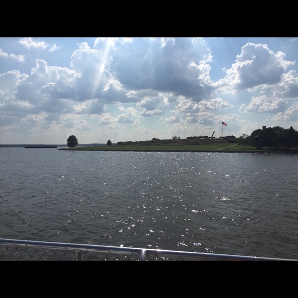 Profile Picture of Andrew Tincher (@atinch10) on Poshmark