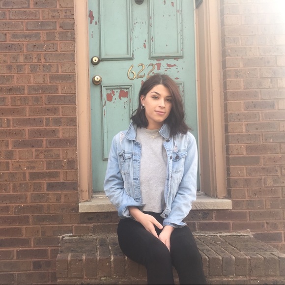 Alyssa Ruffalo - Poshmark Profile Picture of Alyssa Ruffalo (@alyssa_ruffalo) on Poshmark