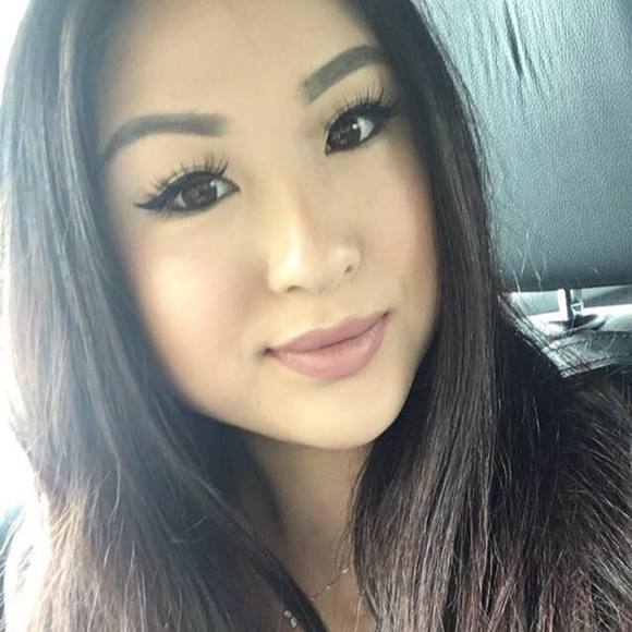 Profile Picture of Linda Phan (@leanthefan907) on Poshmark