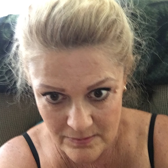 Profile Picture of Roberts Kleisner (@bkleisner) on Poshmark