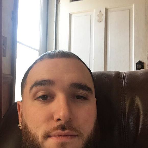 Jose Fuente - Poshmark Profile Picture of Jose Fuente (@dpellot90) on Poshmark