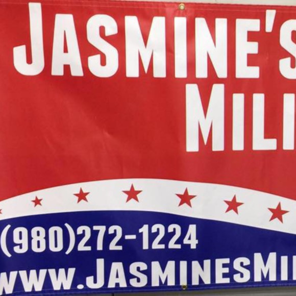 Profile Picture of Jasmine Abbasi (@jasminesmilshop) on Poshmark