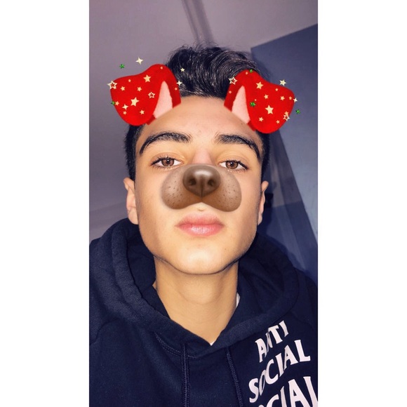 Profile Picture of Mikey Chakov (@mikeychakov) on Poshmark