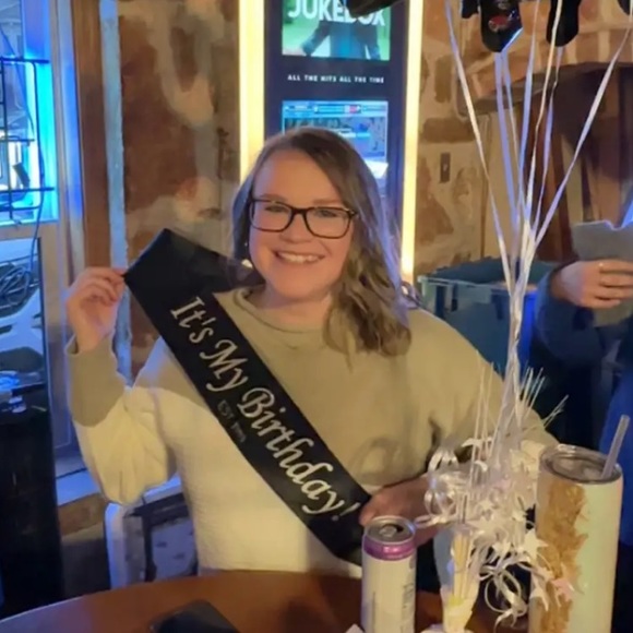 Profile Picture of Shannen Varisco (@softball548) on Poshmark