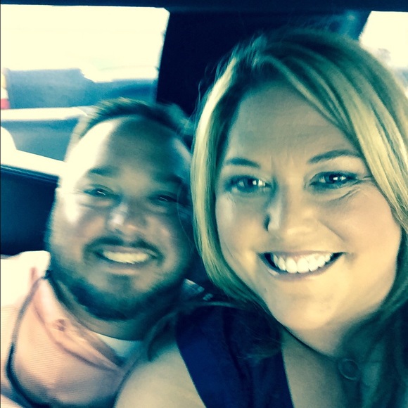 Profile Picture of Louise Parra (@poshpetcot) on Poshmark