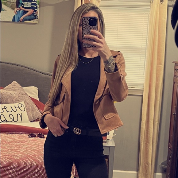 Profile Picture of Maggie Carrow (@mcarrow1) on Poshmark