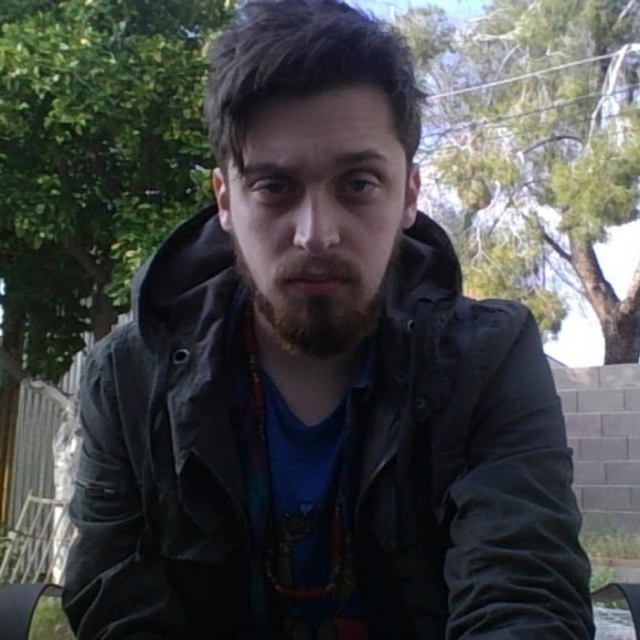 Profile Picture of Thomas Bross (@rumham13) on Poshmark