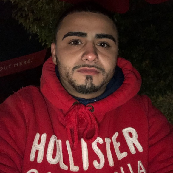 Profile Picture of Joshua Pol (@joshjpol92) on Poshmark