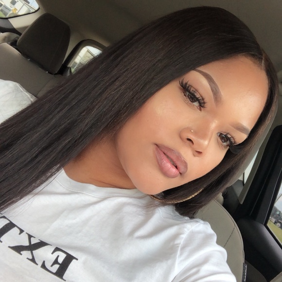 Profile Picture of Amari Smith (@amarismith1022) on Poshmark