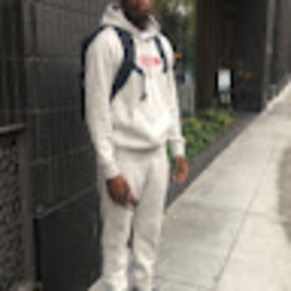 Profile Picture of Jay Mclean (@mcleanjshun2000) on Poshmark